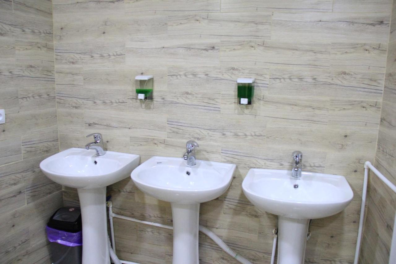 Blossom Hostel Updated ! Обновлено !!! City Center! Perfect Order!!! Snow-White Bed Linen!!! Идеальный Порядок!!! Белоснежное Постельное Белье!!! Центр Города !!! Tbilisi Ngoại thất bức ảnh