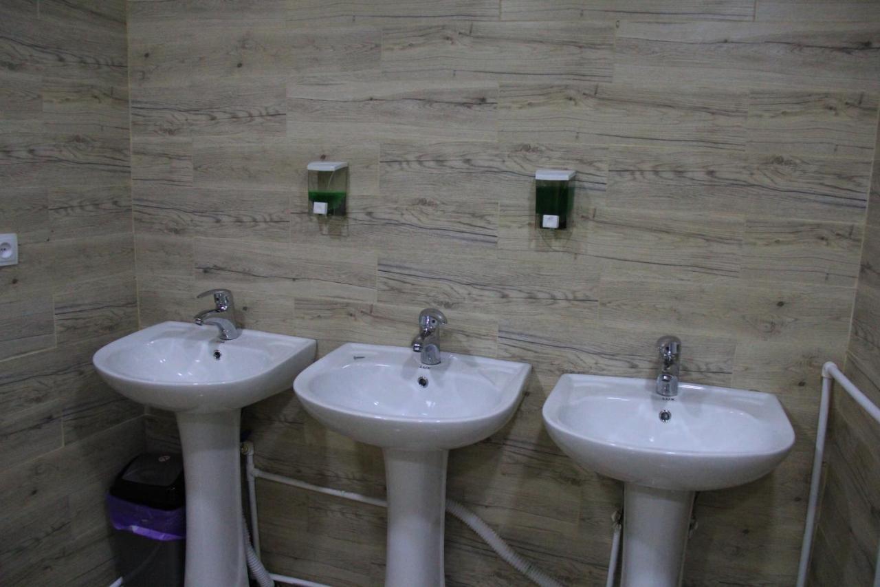 Blossom Hostel Updated ! Обновлено !!! City Center! Perfect Order!!! Snow-White Bed Linen!!! Идеальный Порядок!!! Белоснежное Постельное Белье!!! Центр Города !!! Tbilisi Ngoại thất bức ảnh