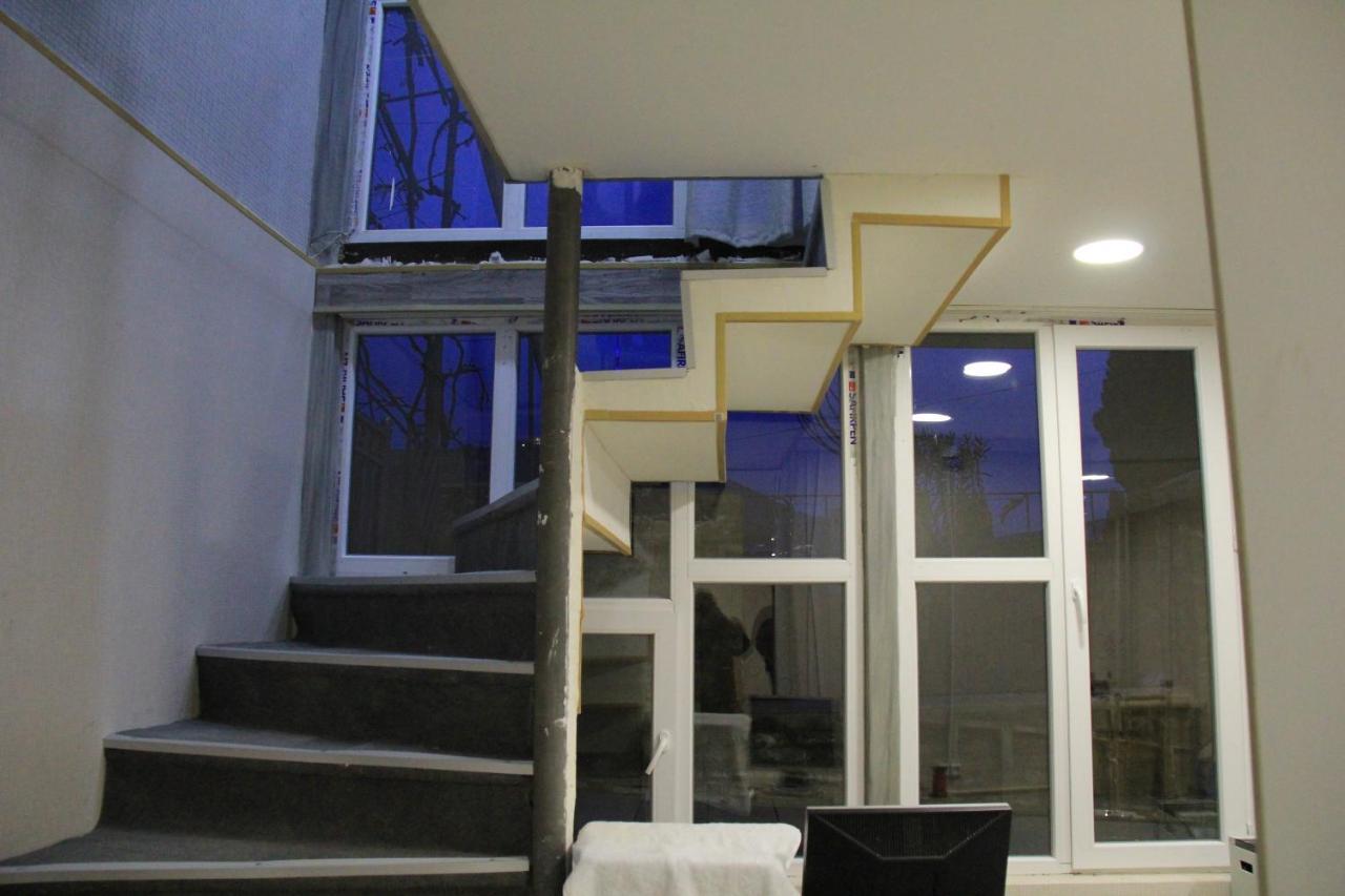 Blossom Hostel Updated ! Обновлено !!! City Center! Perfect Order!!! Snow-White Bed Linen!!! Идеальный Порядок!!! Белоснежное Постельное Белье!!! Центр Города !!! Tbilisi Ngoại thất bức ảnh