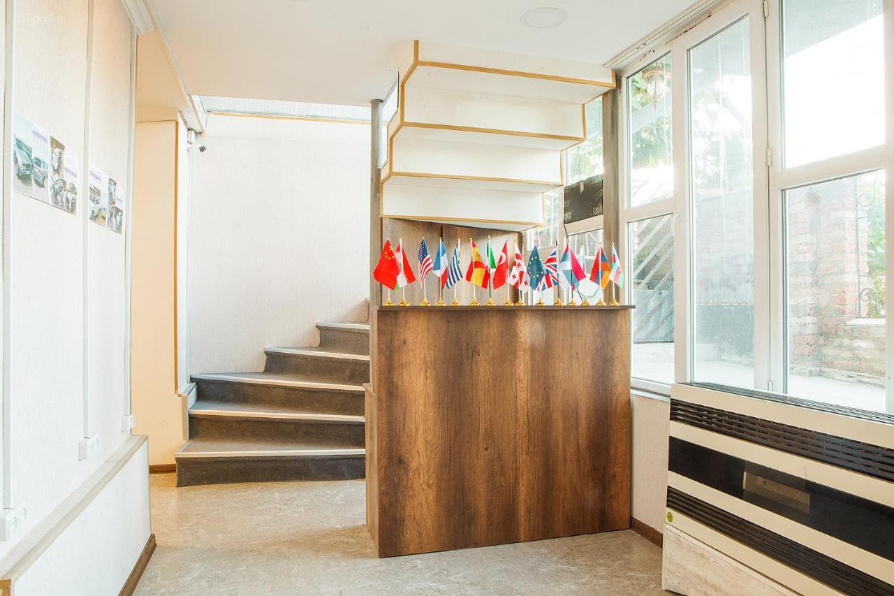 Blossom Hostel Updated ! Обновлено !!! City Center! Perfect Order!!! Snow-White Bed Linen!!! Идеальный Порядок!!! Белоснежное Постельное Белье!!! Центр Города !!! Tbilisi Ngoại thất bức ảnh