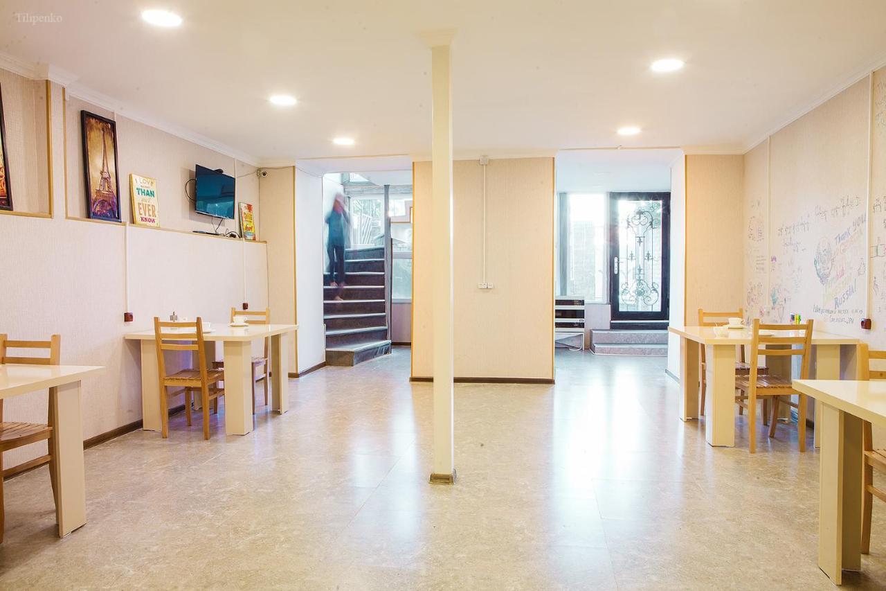 Blossom Hostel Updated ! Обновлено !!! City Center! Perfect Order!!! Snow-White Bed Linen!!! Идеальный Порядок!!! Белоснежное Постельное Белье!!! Центр Города !!! Tbilisi Ngoại thất bức ảnh