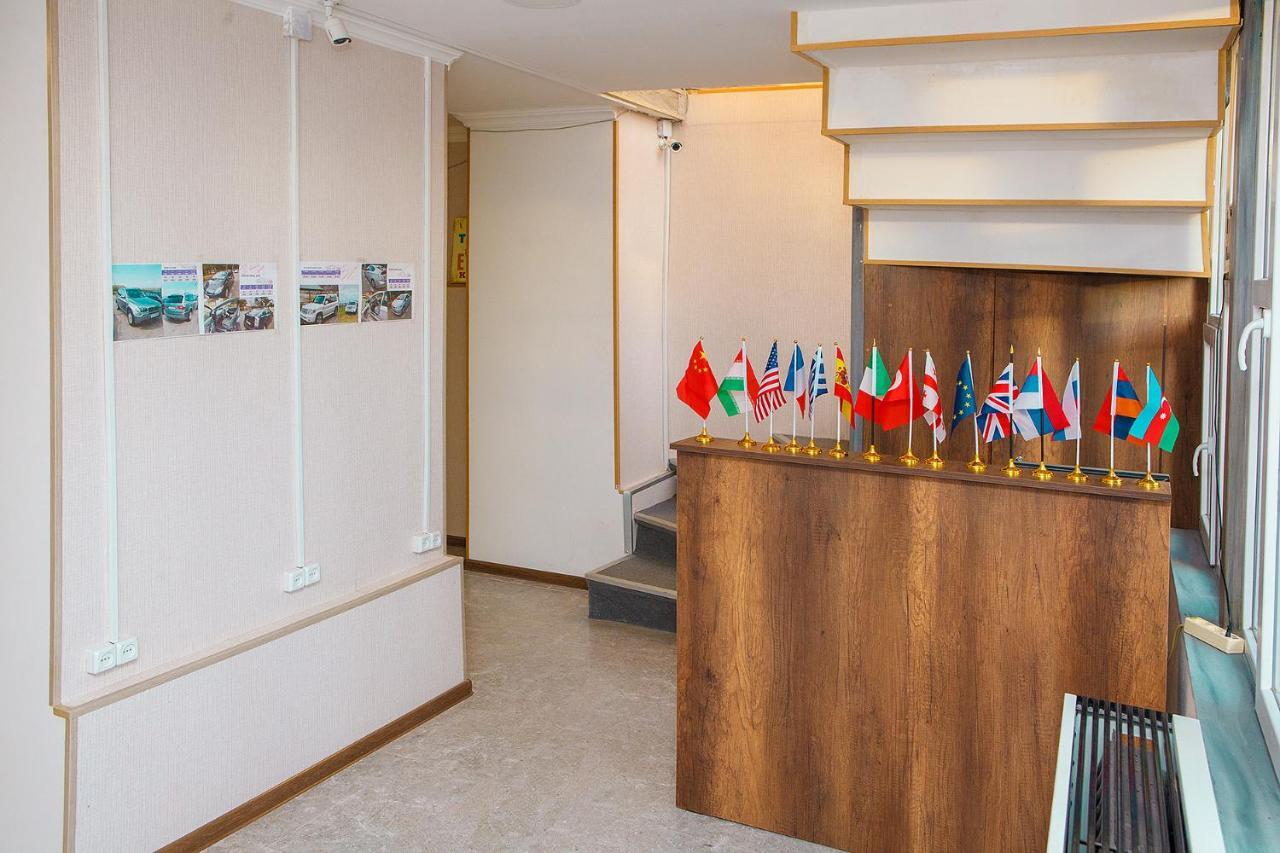 Blossom Hostel Updated ! Обновлено !!! City Center! Perfect Order!!! Snow-White Bed Linen!!! Идеальный Порядок!!! Белоснежное Постельное Белье!!! Центр Города !!! Tbilisi Ngoại thất bức ảnh